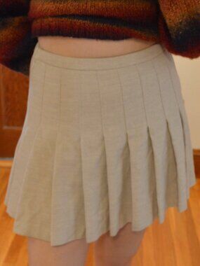 Aritzia (Wilfred) Pleated Wool Skirt in Cream Size 6